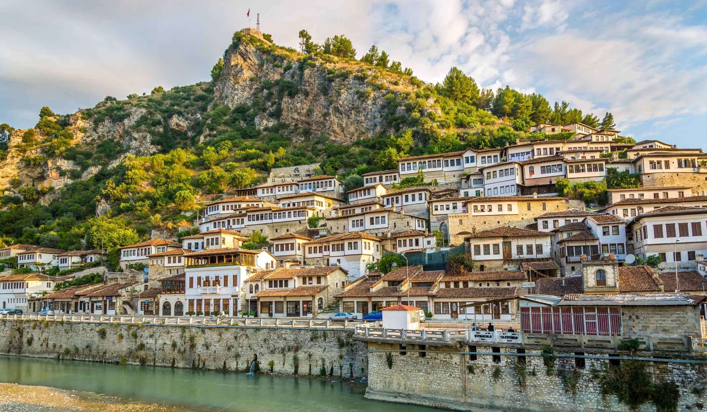 Zvicra: Shtëpia e Dytë për Shqiptarët