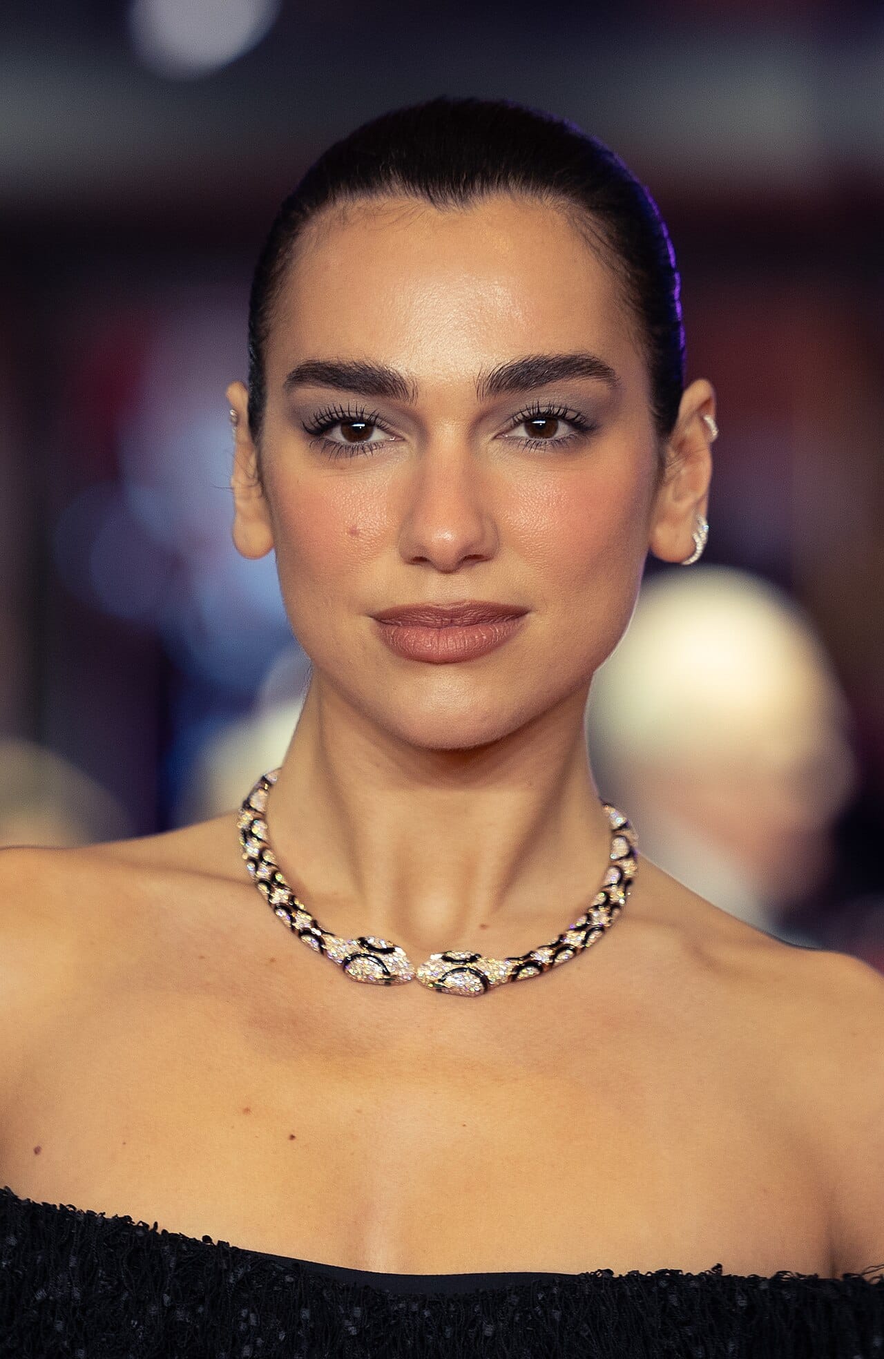 Dua Lipa në një paraqitje publike