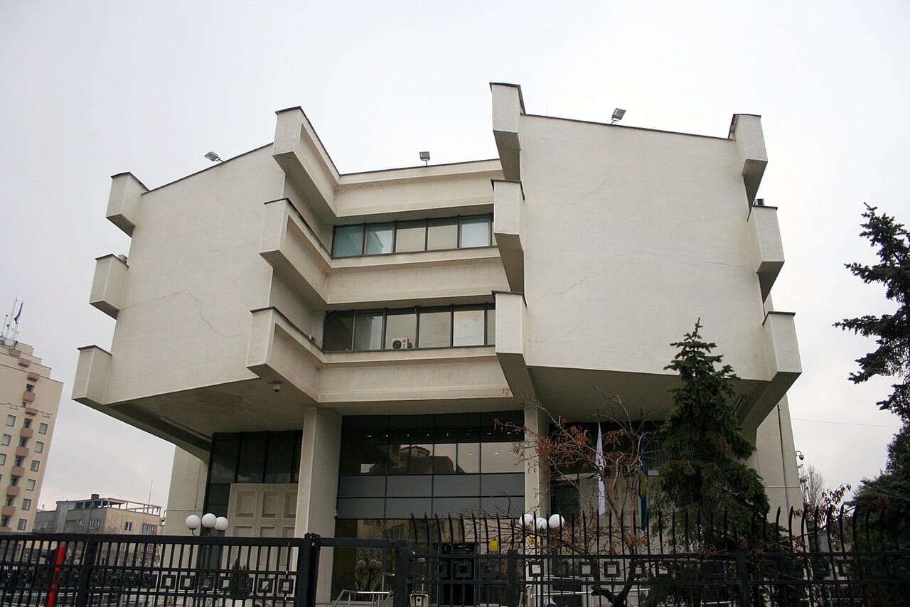 Pse BQK-ja transferoi 12 milionë euro në buxhetin e shtetit?