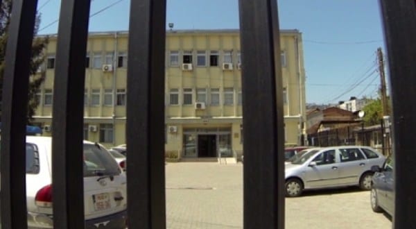 Pse kërkon prokuroria paraburgim për dy bankierë në Prizren?