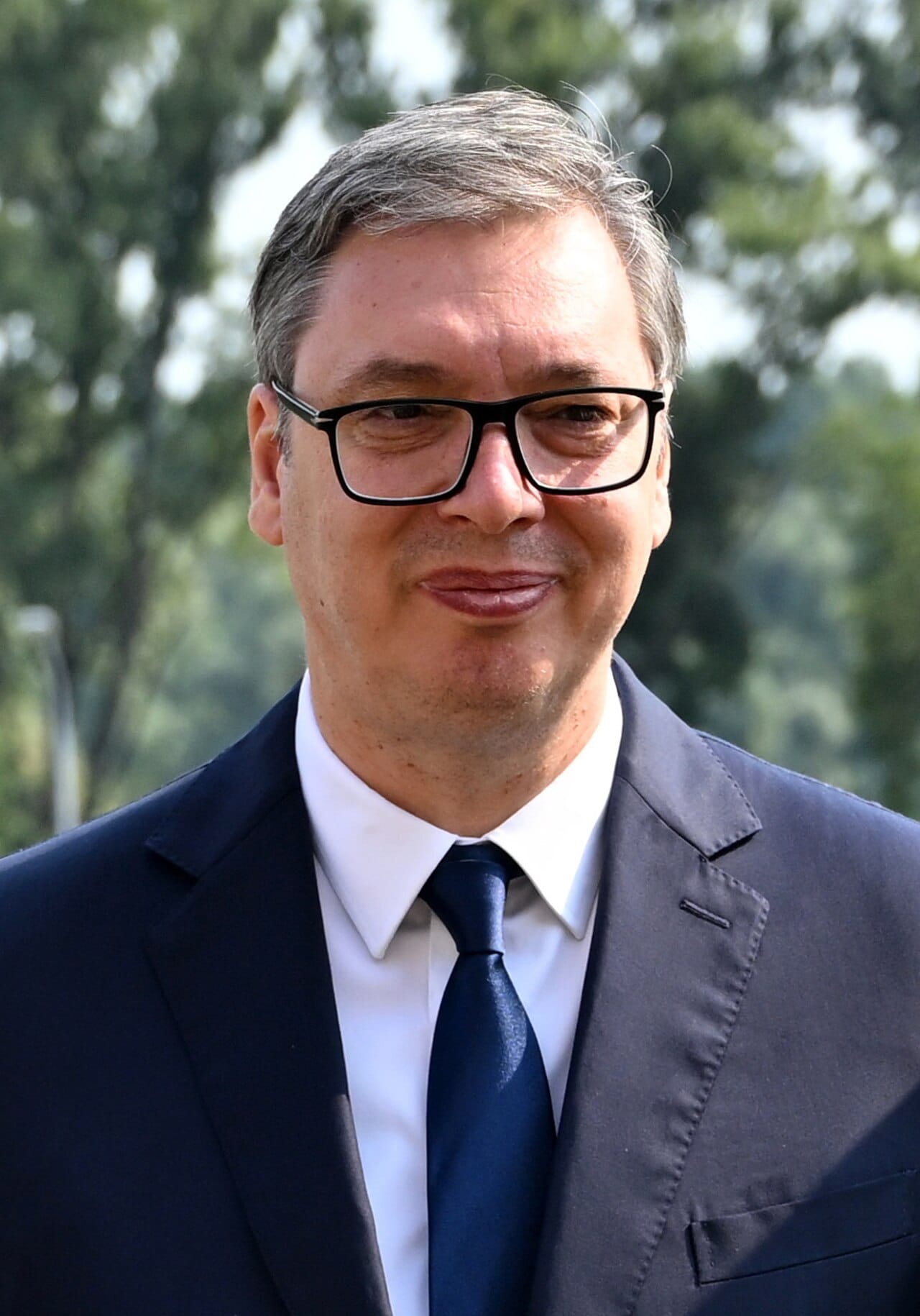 Çfarë kërcënon Vuçiq pas mbylljes së institucioneve ilegale në veri?