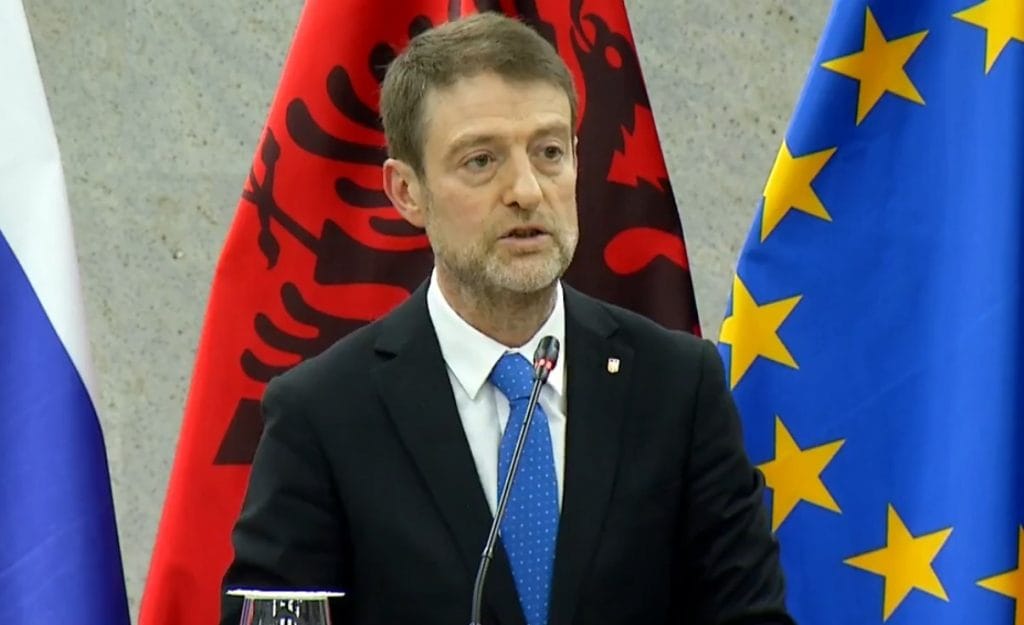 Kur takohet Ferit Hoxha me Albulena Haxhiun në Kosovë?