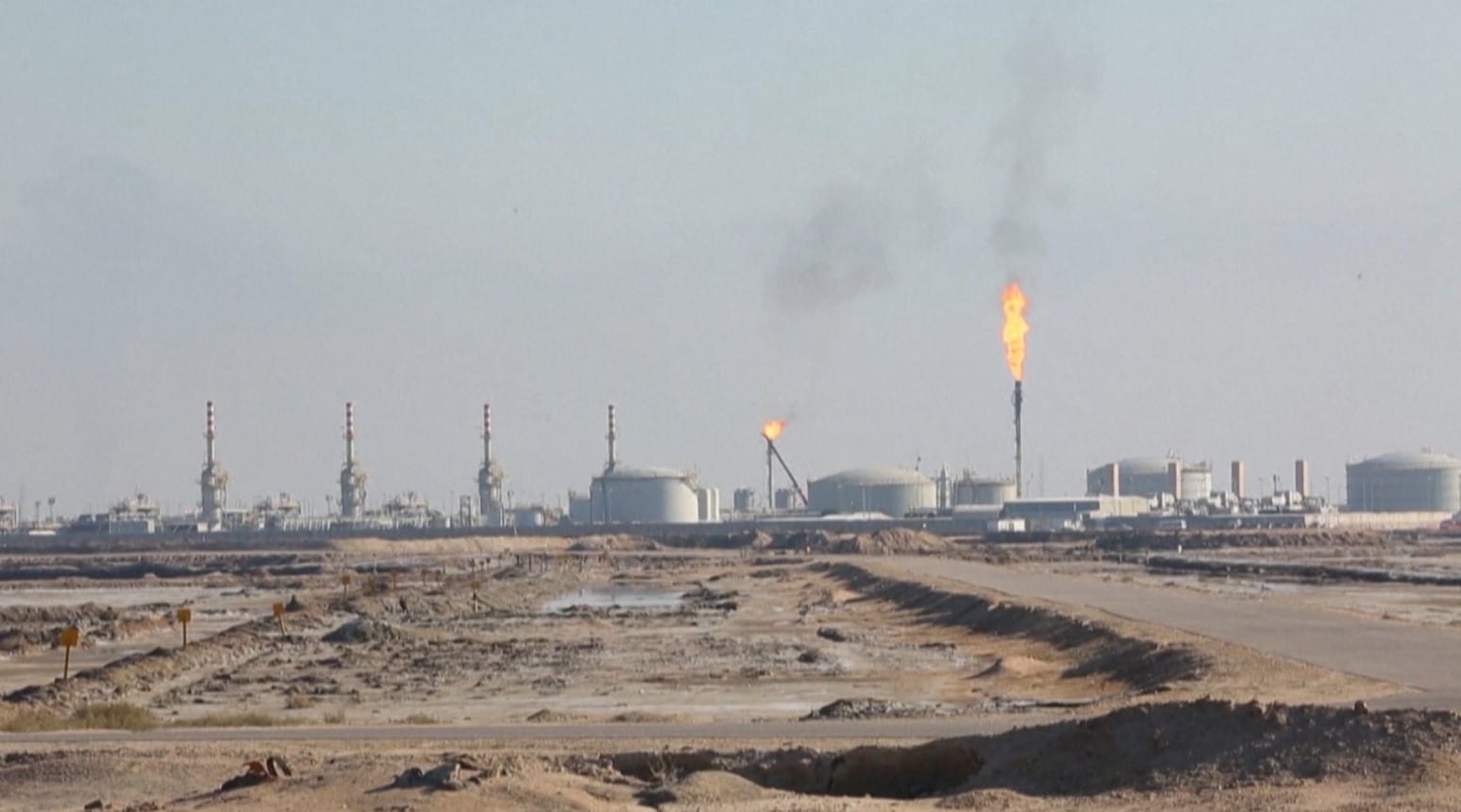 Nafta arriti 119 dollarë, jo 115 — media shqiptare e ngatërroi WTI me Brent