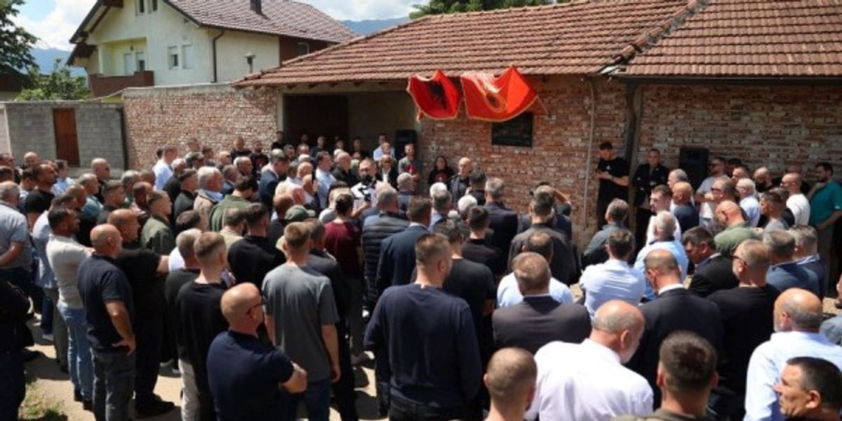 Vëllezërit Haradinaj: kujtimi i Myrtë Zenelit nga celulat e para të UÇK-së te Brigada 132