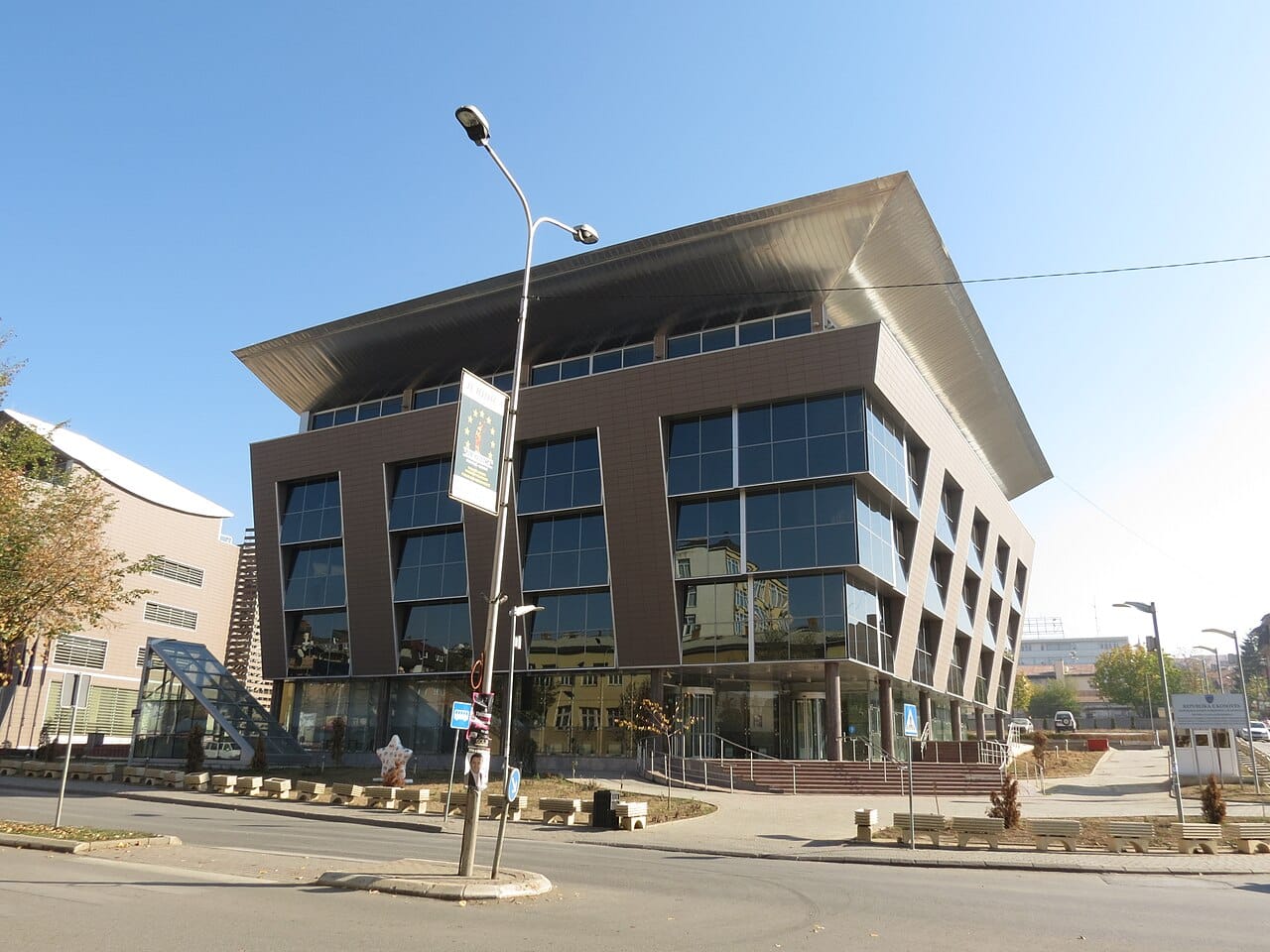Çfarë parregullsish gjeti Auditori në Ministrinë e Arsimit?