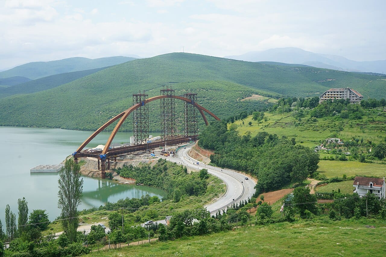 Kush fitoi koncesionin 364 milionë euro për rrugën Milot-Balldren?