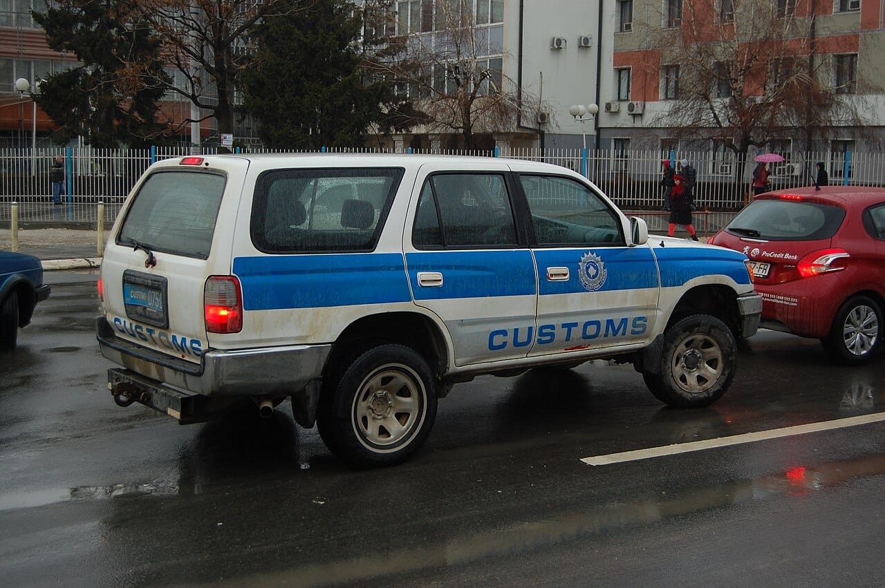 Pse u suspendua zyrtari doganor Arton Lushaku?