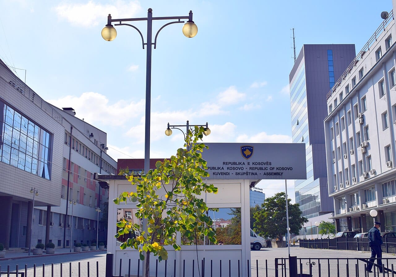 Si e forcon mandati i 53-të pozitën e LVV-së kur pragu i qeverisë mbetet 61?