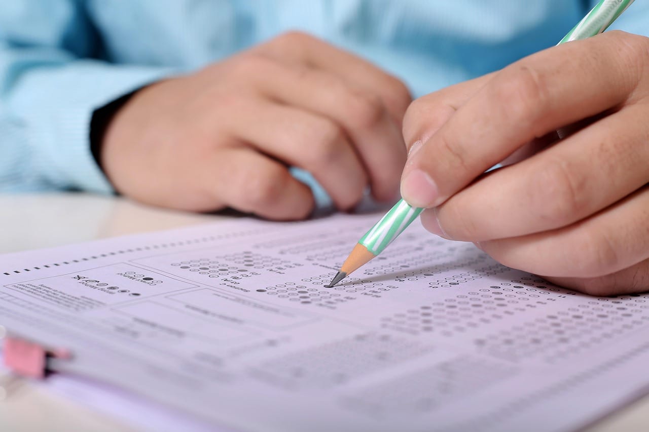 Pse ETEA kërkon heqjen e licencës për mësimdhënësit që lejojnë kopjimin?