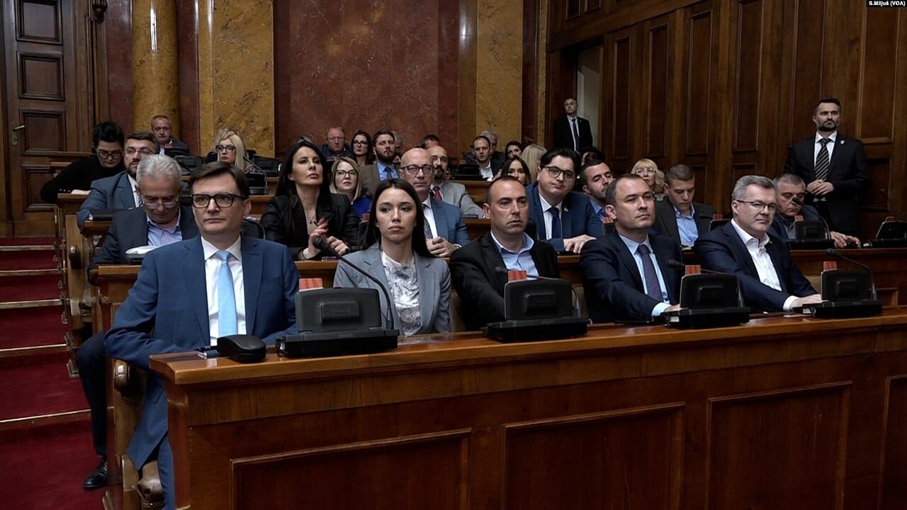 Vuçiç shpall dorëheqjen brenda javësh