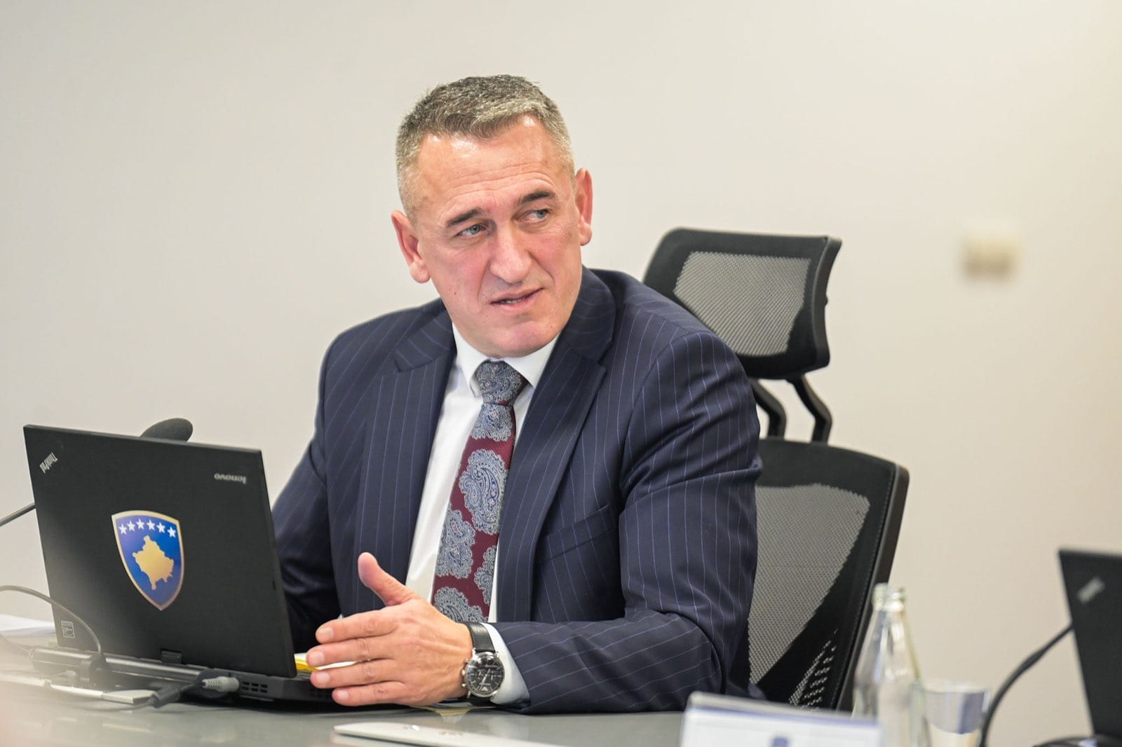Pse Rashiq e quan Serbinë 'diktaturë në veprim' dhe kë sfidon?