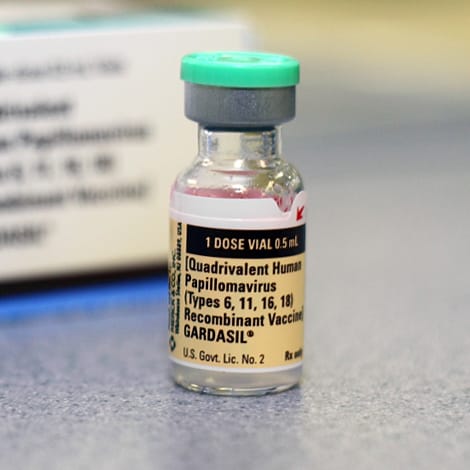 Pse vaksinimi i djemve shqiptarë kundër HPV mbron edhe gratë, jo vetëm vetveten?